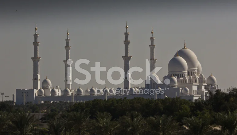 Abu Dhabi: What It Is, Its Role vs. Dubai, and Key Travel Metrics